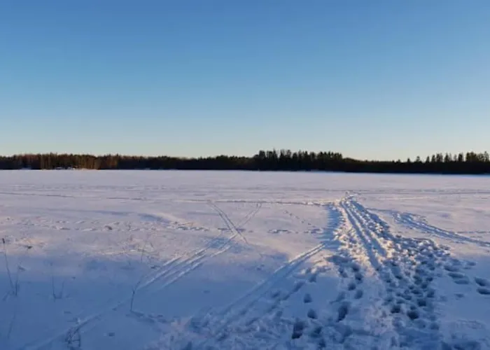 Moekkituulos, Beds For 4 One Big Bedroom, Two Beds Separated With A Big Wardrobe Дом отдыха