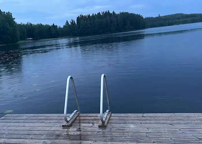 Moekkituulos, Beds For 4 One Big Bedroom, Two Beds Separated With A Big Wardrobe 펜션 *